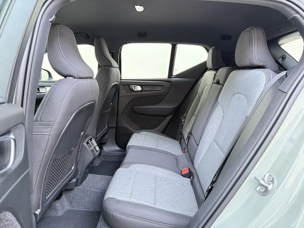 Volvo XC40 B4 uit 2024, foto 9