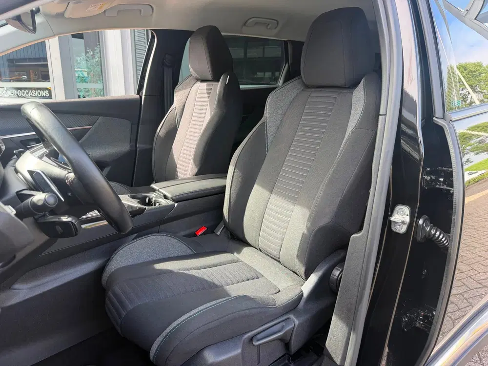 Peugeot 5008 1.2 PureTech Style Airco Cruise Lmv Navi uit 2023, foto 10