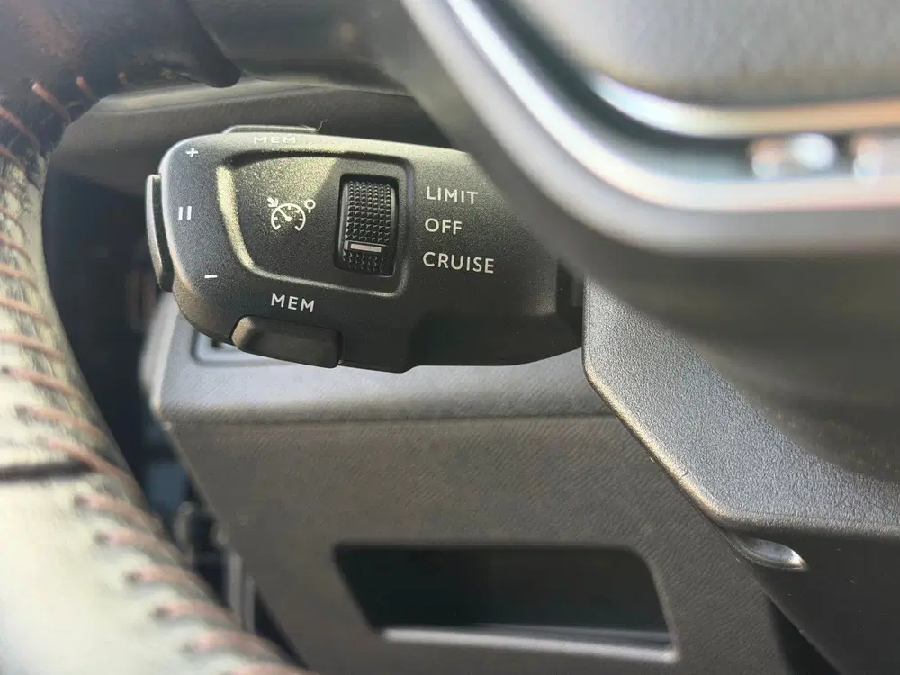 Peugeot 5008 1.2 PureTech Style Airco Cruise Lmv Navi uit 2023, foto 8