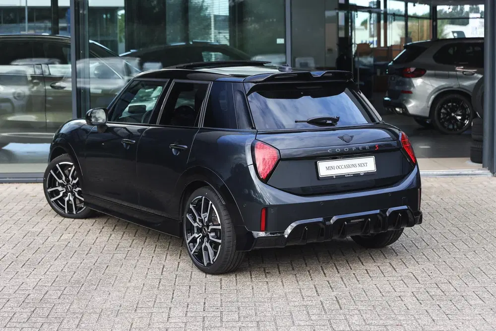 Mini Hatchback Cooper S Automaat uit 2026, foto 2