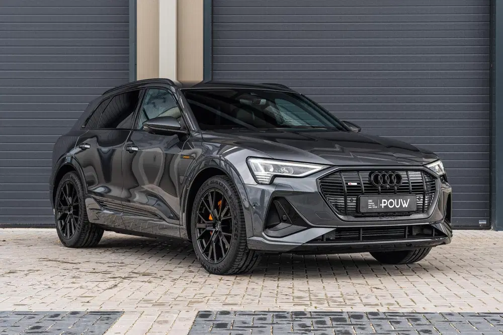 Audi e-tron 55 408pk Quattro S edition 95 kWh uit 2022, foto 11