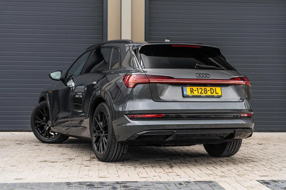 Audi e-tron 55 408pk Quattro S edition 95 kWh uit 2022, foto 13