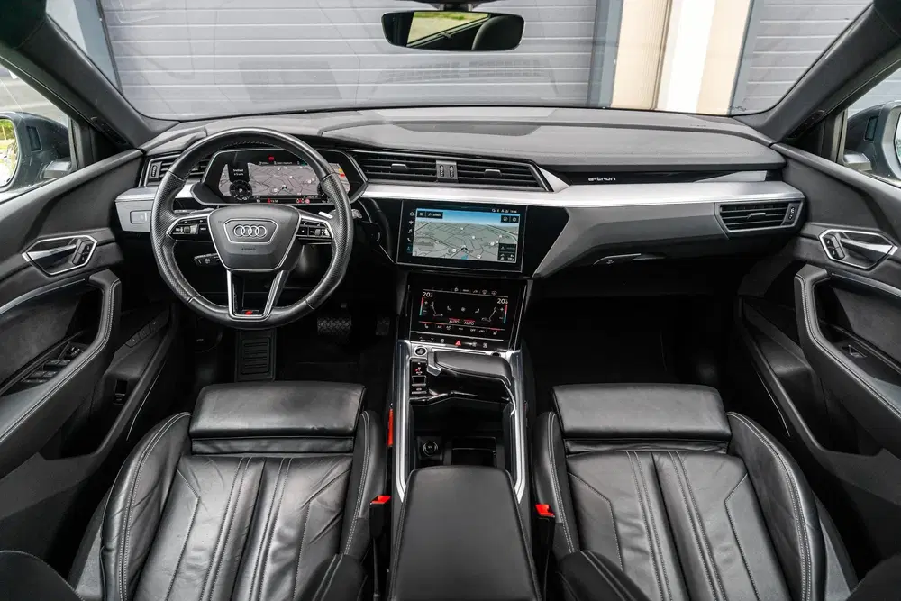 Audi e-tron 55 408pk Quattro S edition 95 kWh uit 2022, foto 5