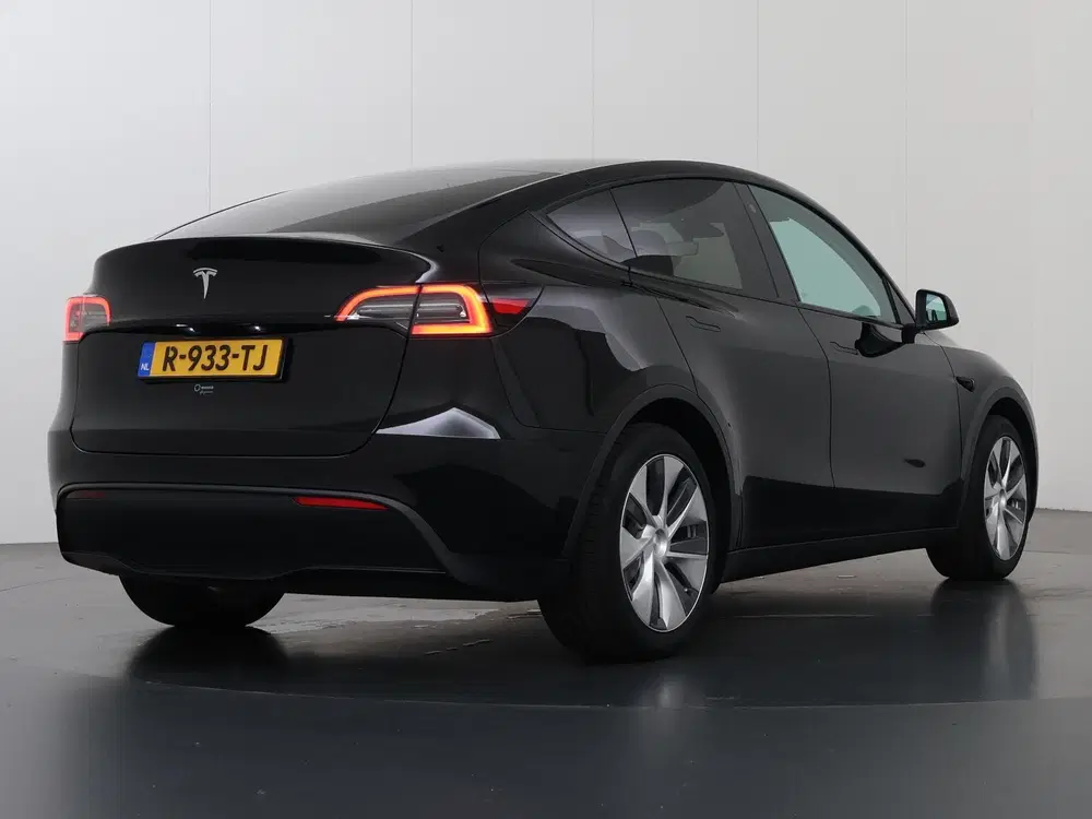 Tesla Model Y RWD 58 kWh uit 2022, foto 2
