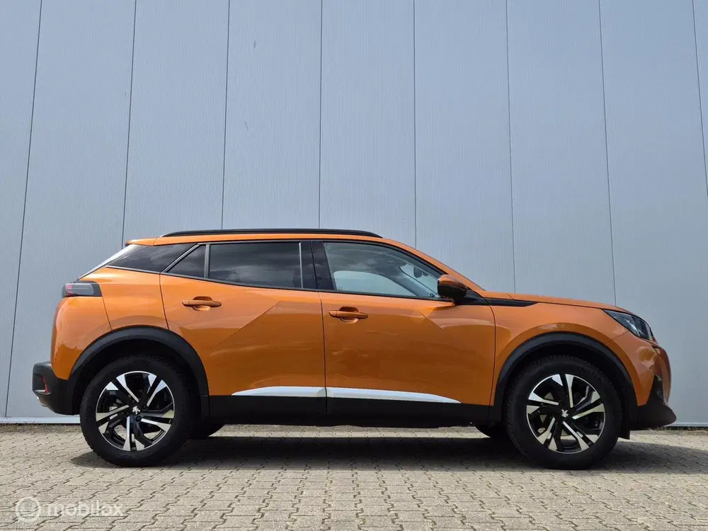 Peugeot 2008 1.2 PURETECH ALLURE AUTOMAAT uit 2021, foto 6