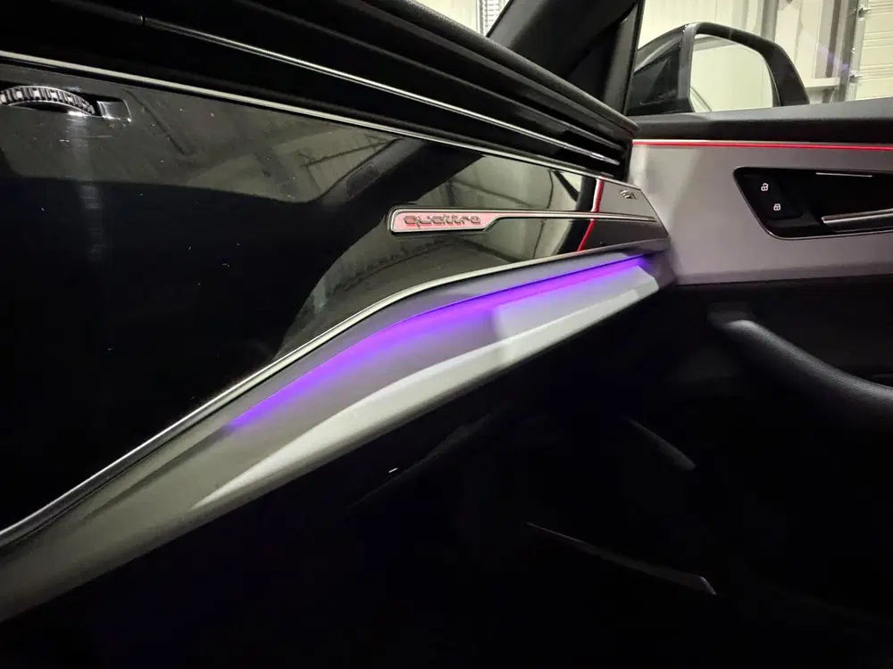 Audi Q8 55 TFSIe Quattro S Line uit 2023, foto 14