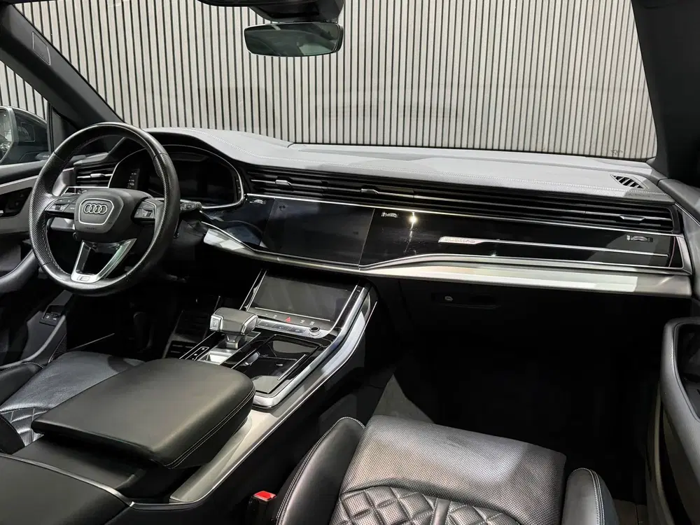 Audi Q8 55 TFSIe Quattro S Line uit 2023, foto 5