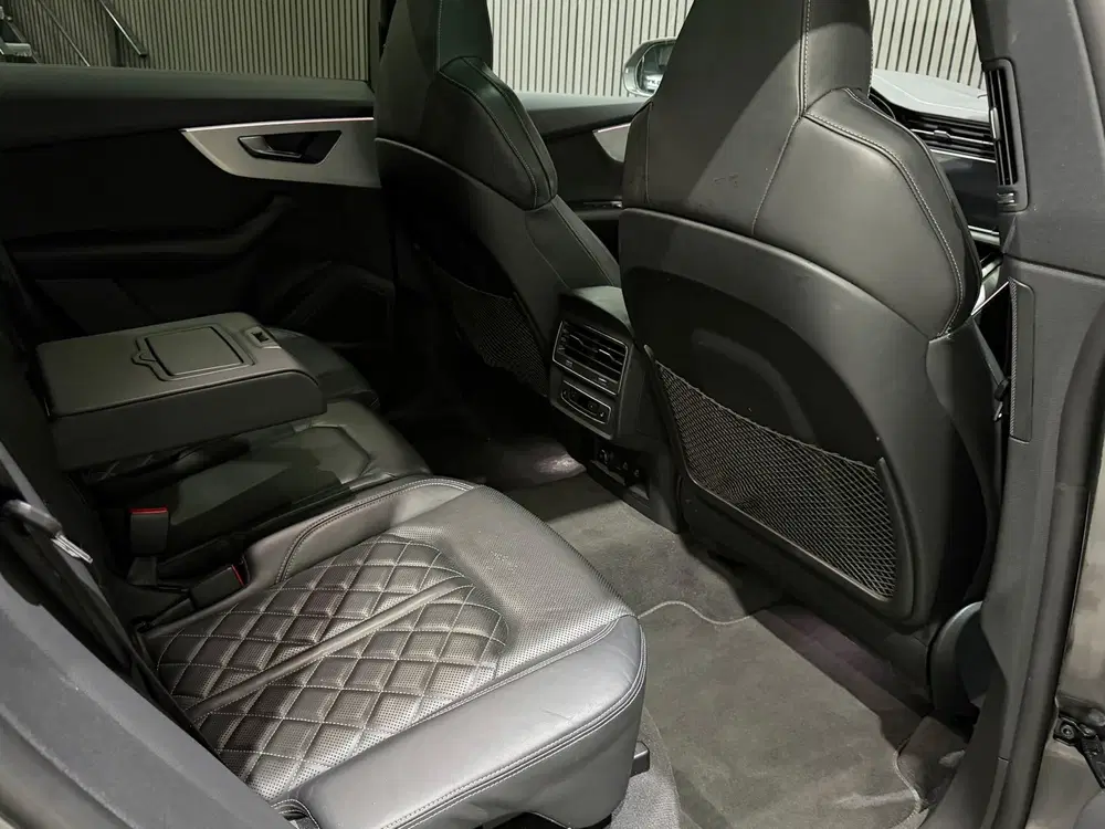 Audi Q8 55 TFSIe Quattro S Line uit 2023, foto 8