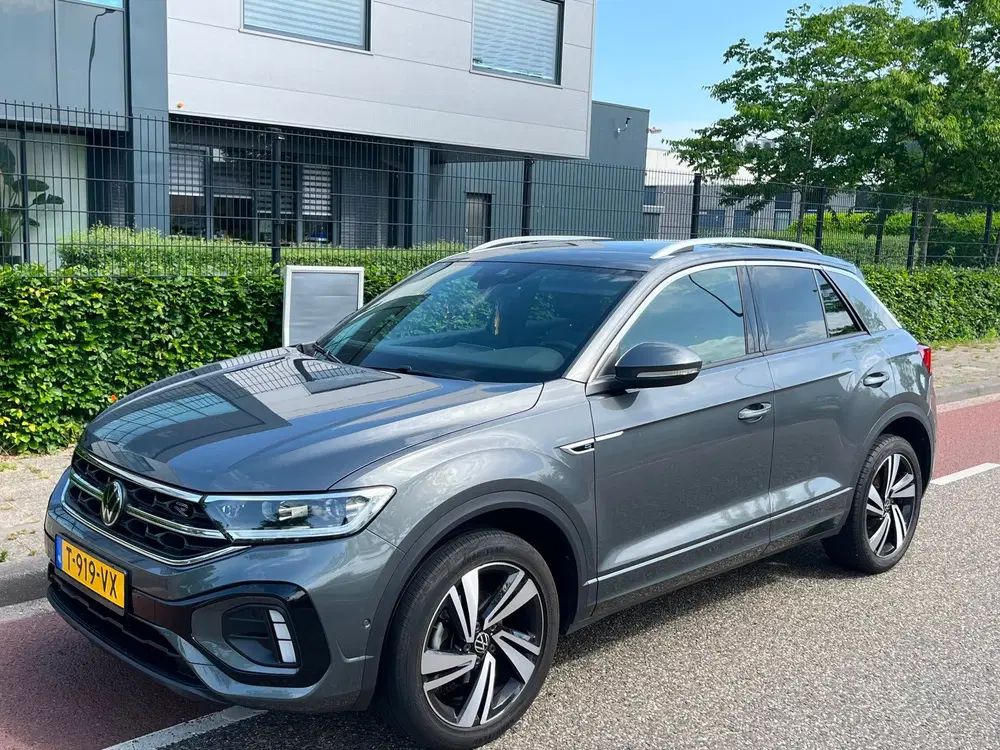 Volkswagen T-Roc 1.5 TSI R-Line Business+ Automaat Navigati uit 2022