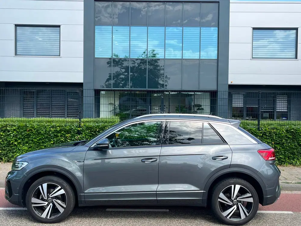 Volkswagen T-Roc 1.5 TSI R-Line Business+ Automaat Navigati uit 2022, foto 3