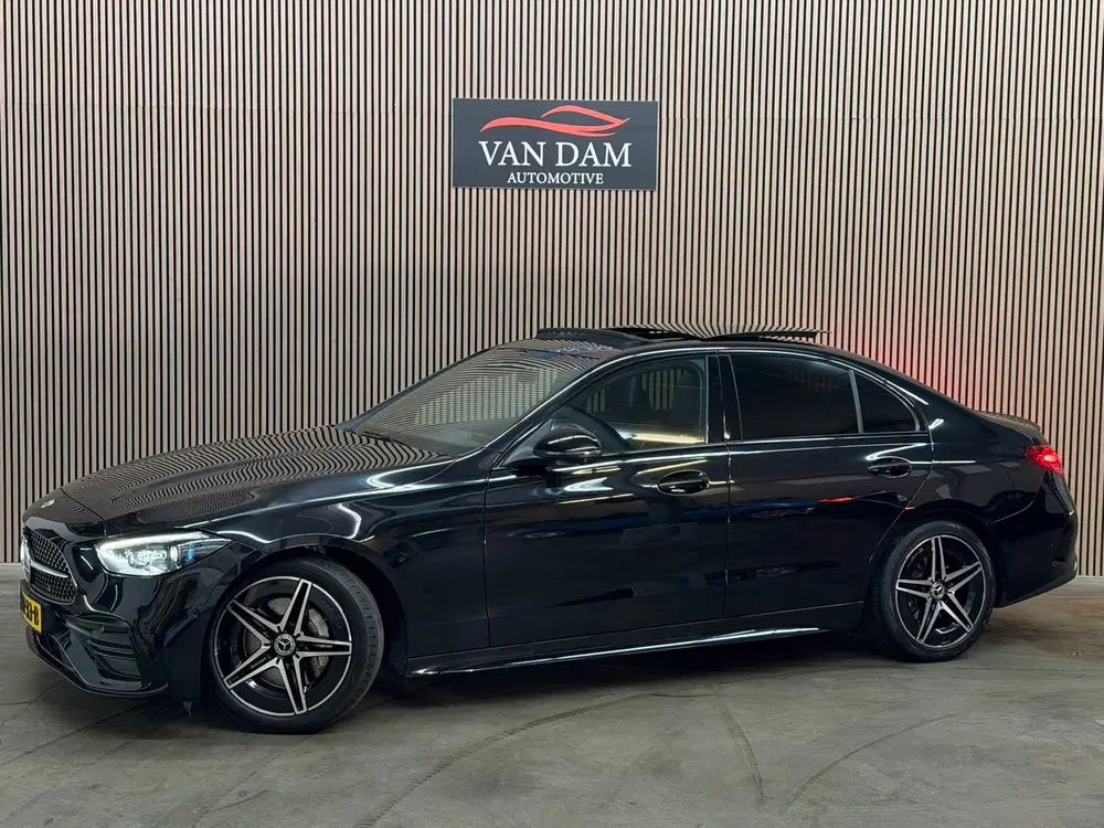 Mercedes-Benz C-Klasse 200 AMG Line 2024 PANO LED CAMERA CAR uit 2024