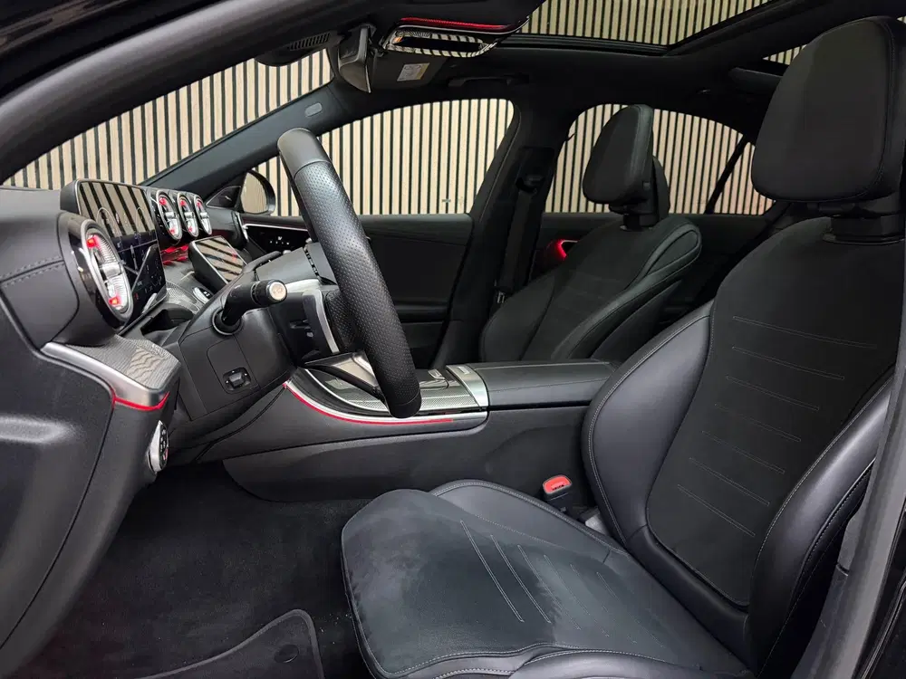 Mercedes-Benz C-Klasse 200 AMG Line 2024 PANO LED CAMERA CAR uit 2024, foto 13