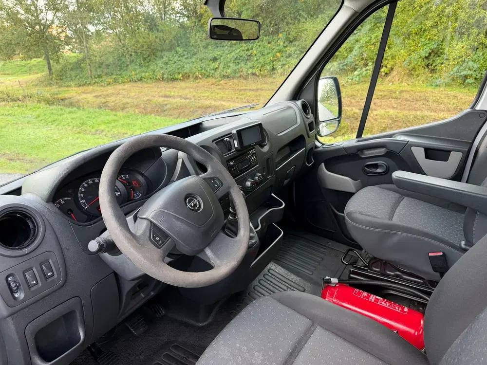 Opel Movano uit 2019, foto 6