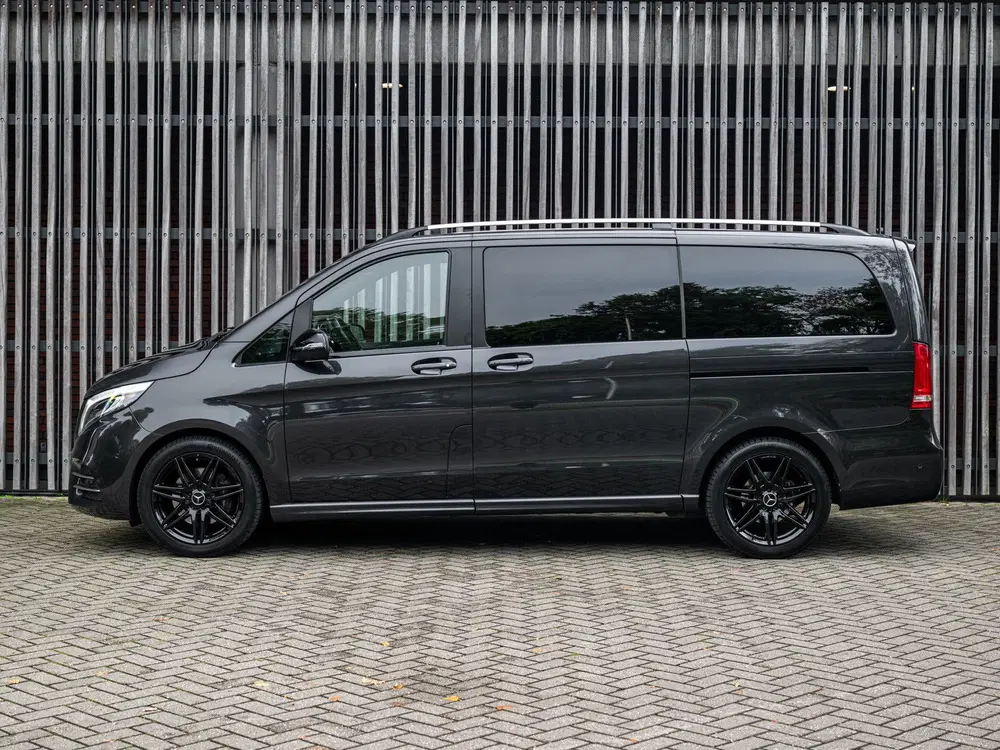Mercedes-Benz V-Klasse V300d LANG 7-Pers. AMG uit 2019, foto 11