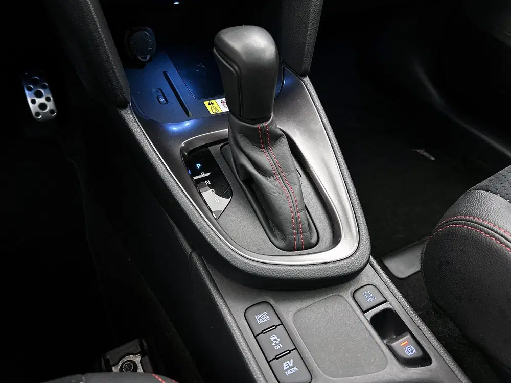 Toyota Yaris Cross 1.5 Hybrid GR Sport uit 2023, foto 14