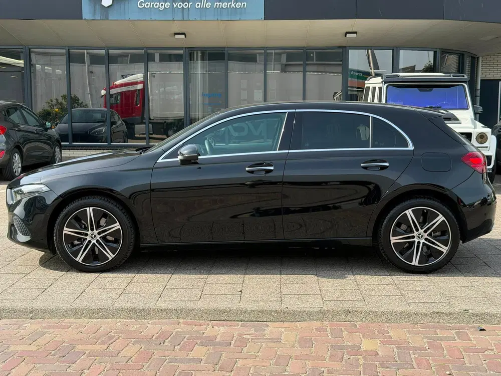 Mercedes-Benz A-Klasse 250 e Business Line uit 2024, foto 3