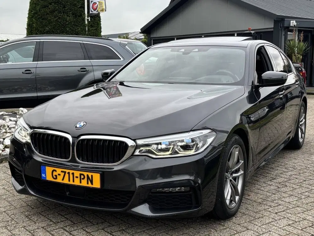 BMW 5-serie 530D Sedan 2019 M-Pakket Dealer Auto 1E Ei uit 2019