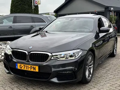BMW 5-serie 530D Sedan 2019 M-Pakket Dealer Auto 1E Ei uit 2019