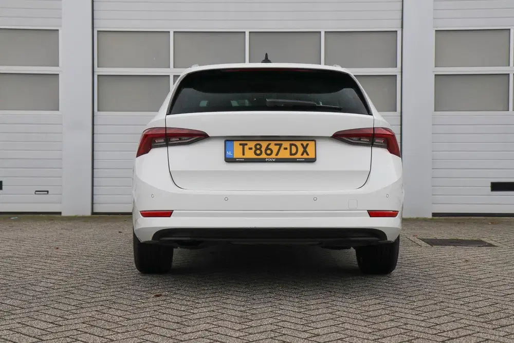 Skoda Octavia 1.0 e-TSI 110pk Business Edition Plus uit 2023, foto 10