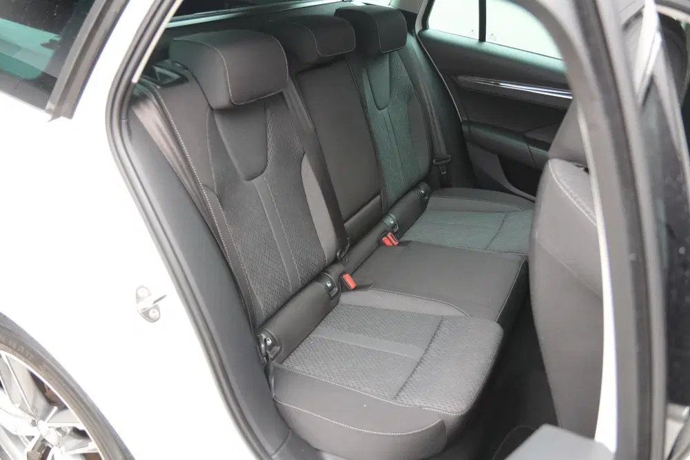 Skoda Octavia 1.0 e-TSI 110pk Business Edition Plus uit 2023, foto 15