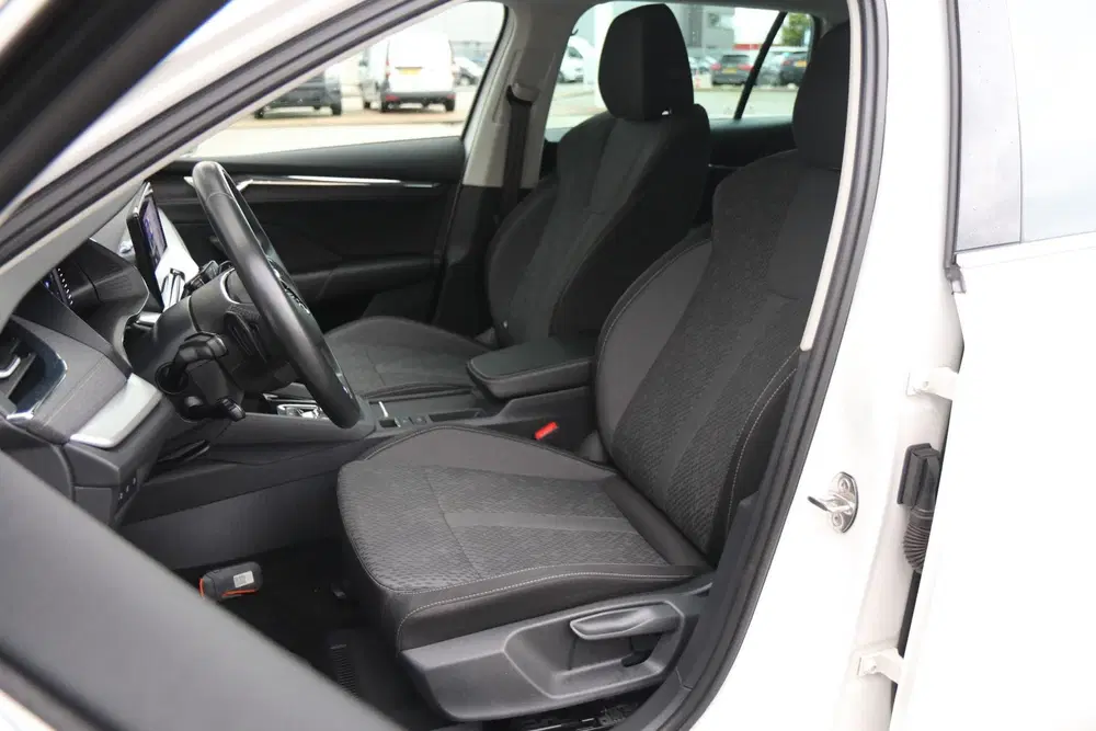 Skoda Octavia 1.0 e-TSI 110pk Business Edition Plus uit 2023, foto 4
