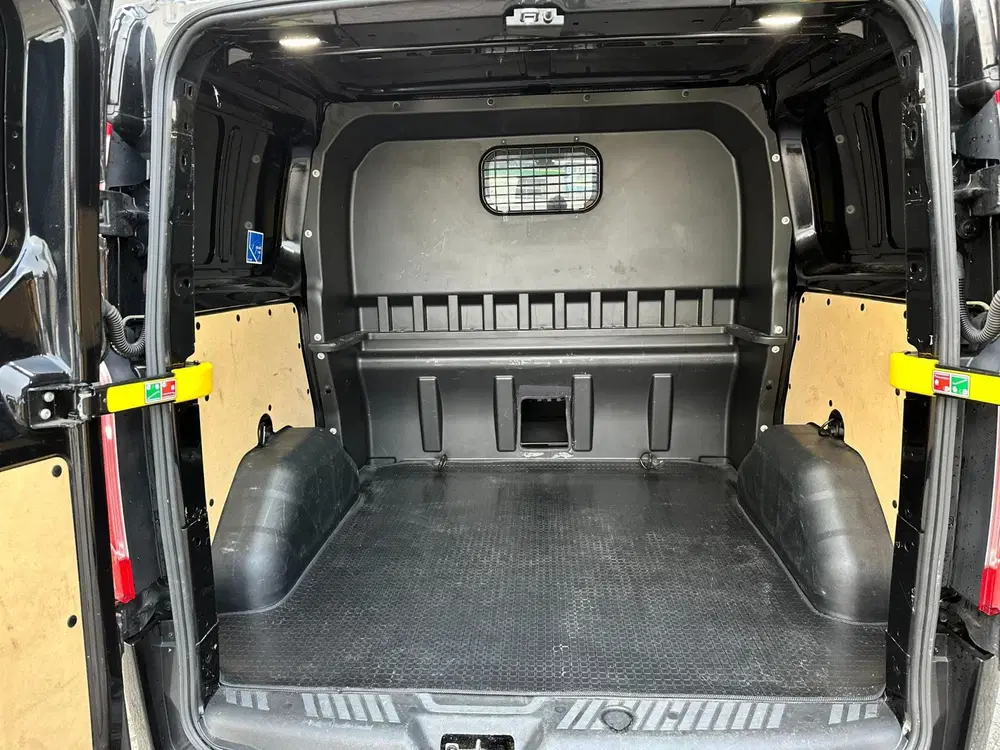 Ford Transit Custom 300 2.0 TDCI L1H1 Limited DC uit 2019, foto 9