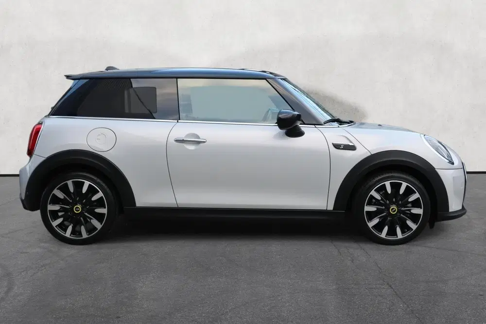Mini Electric Classic 33 kWh uit 2022, foto 11