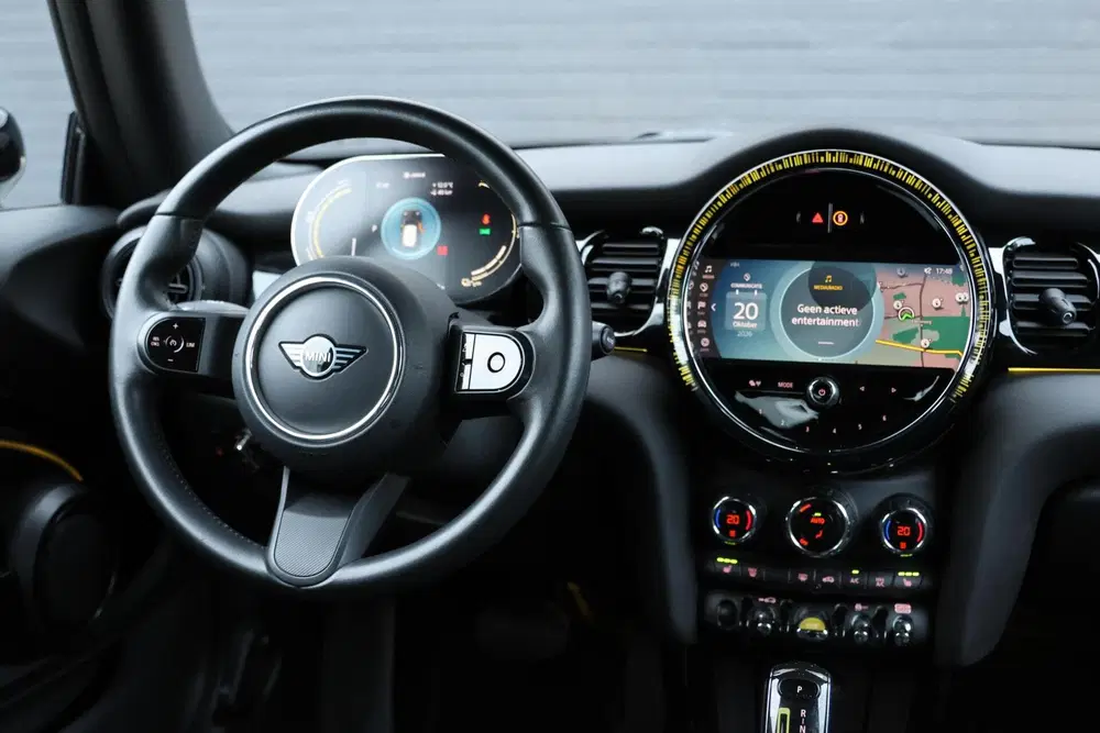 Mini Electric Classic 33 kWh uit 2022, foto 13