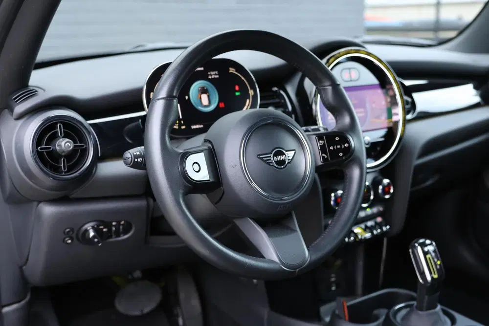 Mini Electric Classic 33 kWh uit 2022, foto 3