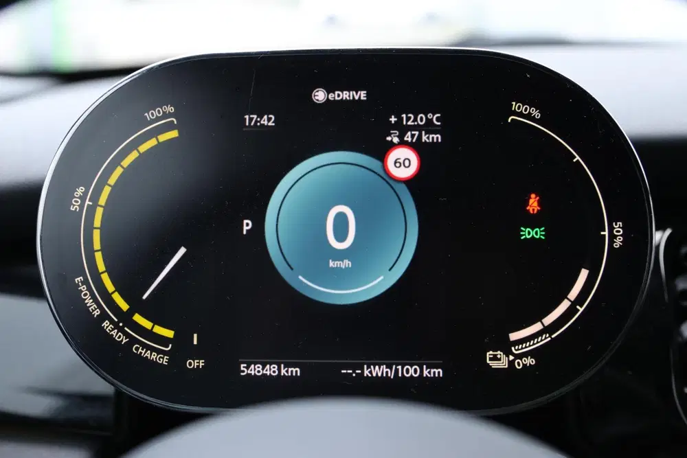 Mini Electric Classic 33 kWh uit 2022, foto 4