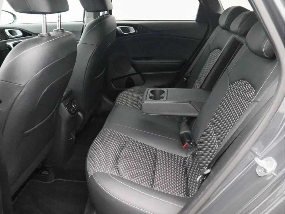 Kia Ceed 1.0 T-GDi MHEV DynamicPlusLine uit 2022, foto 11