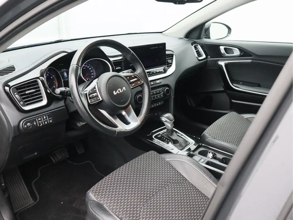 Kia Ceed 1.0 T-GDi MHEV DynamicPlusLine uit 2022, foto 13