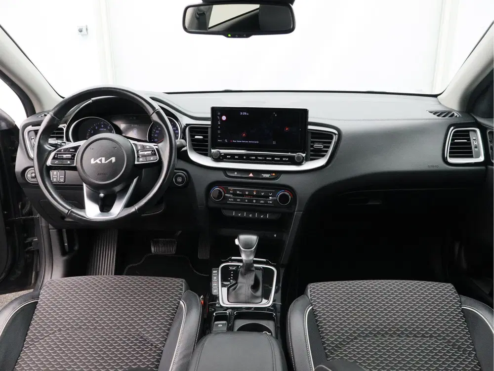 Kia Ceed 1.0 T-GDi MHEV DynamicPlusLine uit 2022, foto 2