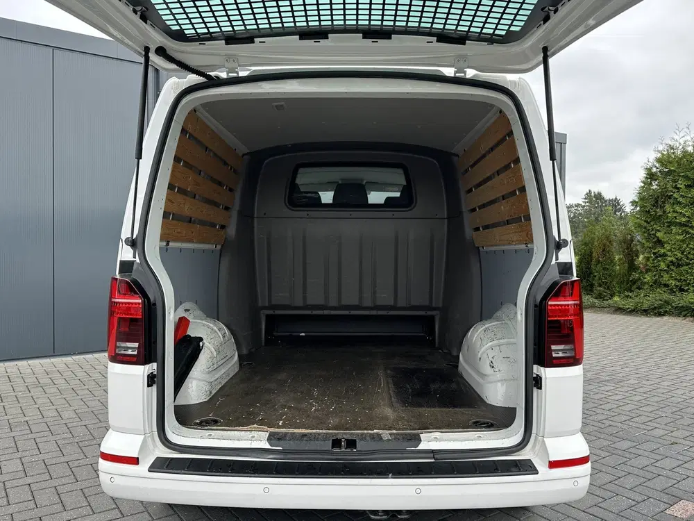 Volkswagen Transporter 2.0 TDI uit 2020, foto 10