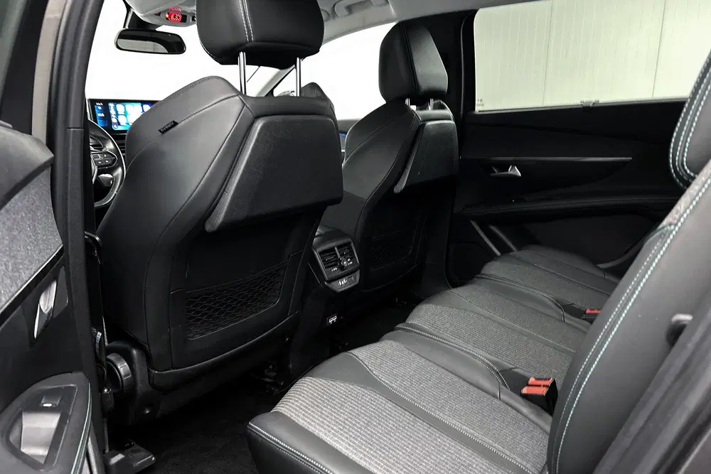 Peugeot 5008 1.2 PureTech Blue Lease Executive uit 2021, foto 13