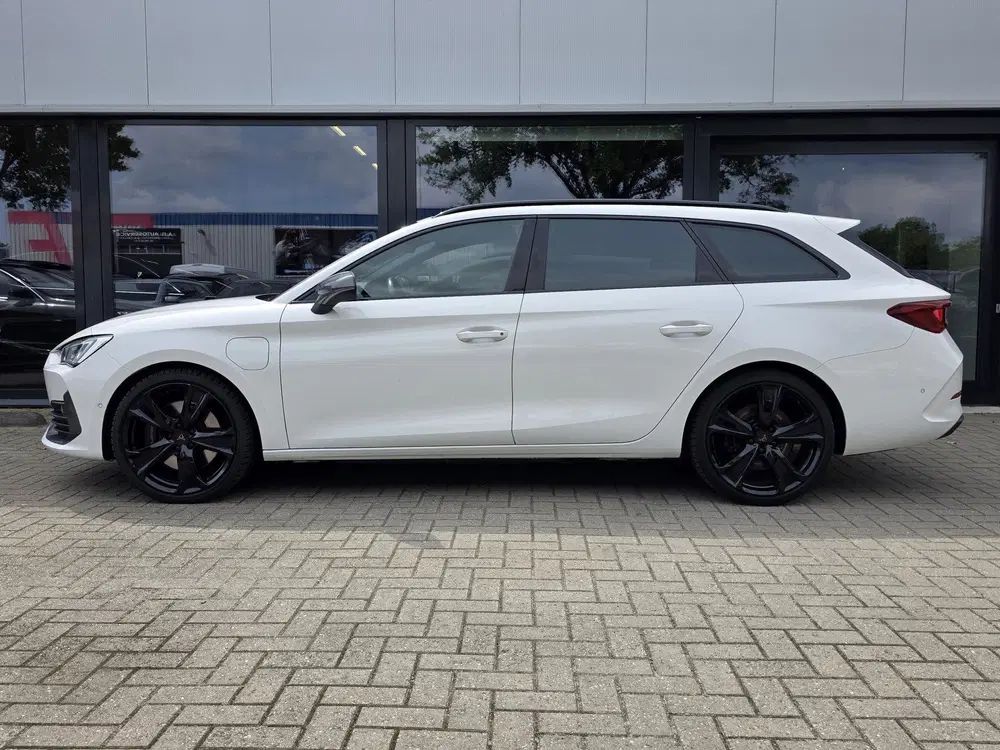 Cupra Leon 1.4 e-Hybrid VZ Black Edition + MEMO uit 2022, foto 6