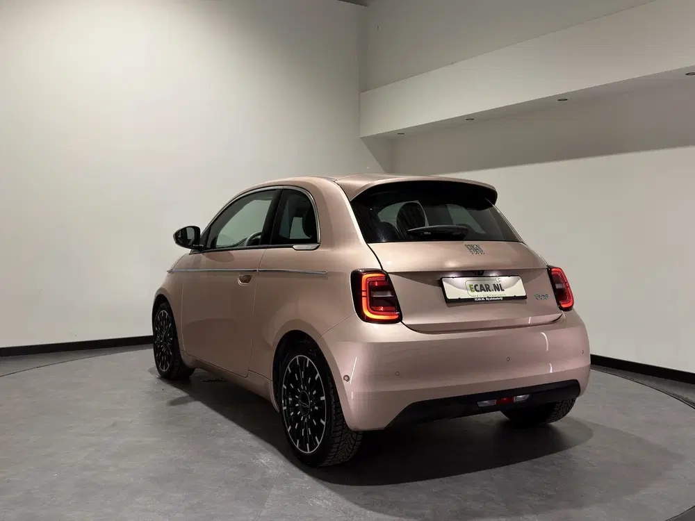 Fiat 500 La Prima 42 kWh uit 2024, foto 2
