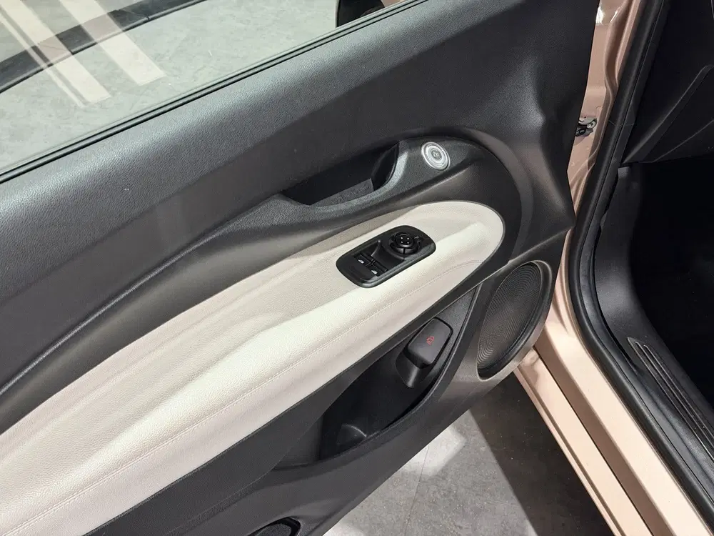 Fiat 500 La Prima 42 kWh uit 2024, foto 9