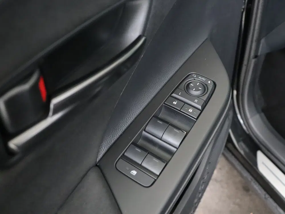 Toyota C-HR 2.0 Plug-in Hybrid 220 Black Edition (bj 2 uit 2025, foto 10