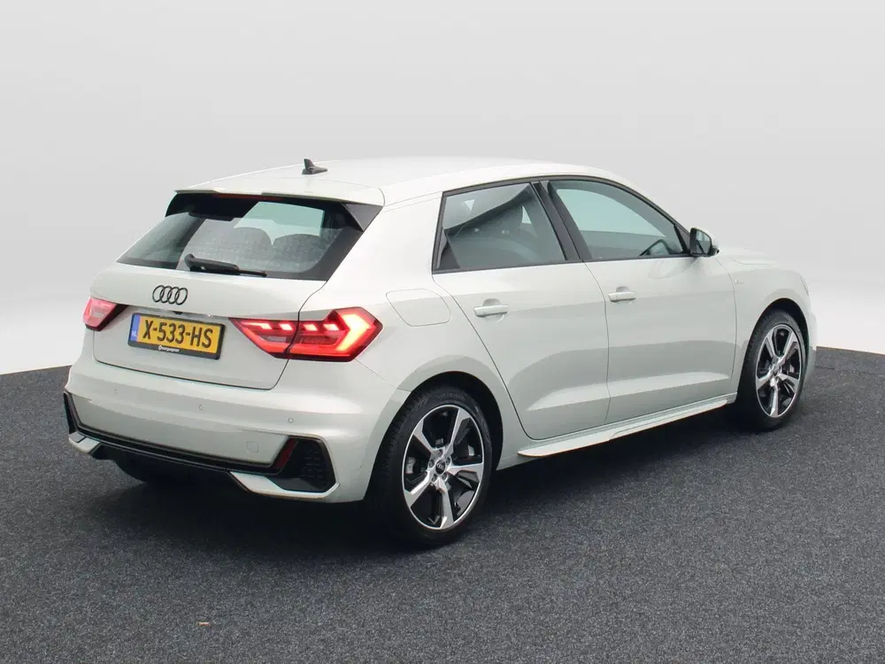 Audi A1 30 TFSi 115 Pk Automaat S-Line uit 2023, foto 2