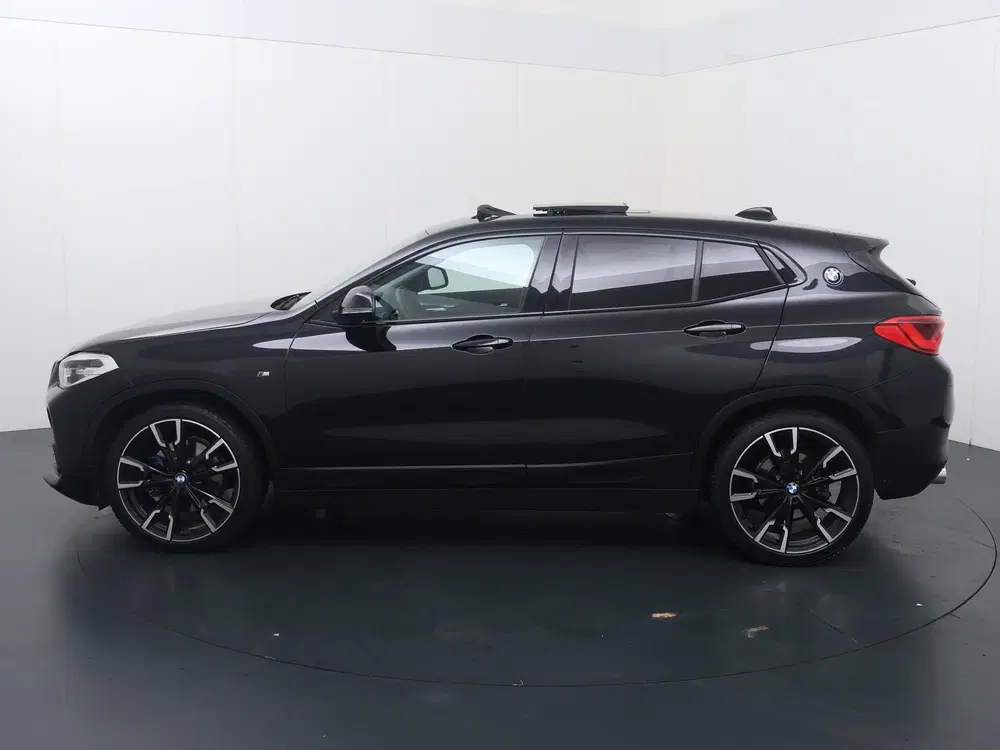 BMW X2 xDrive20i High Executive uit 2020, foto 2