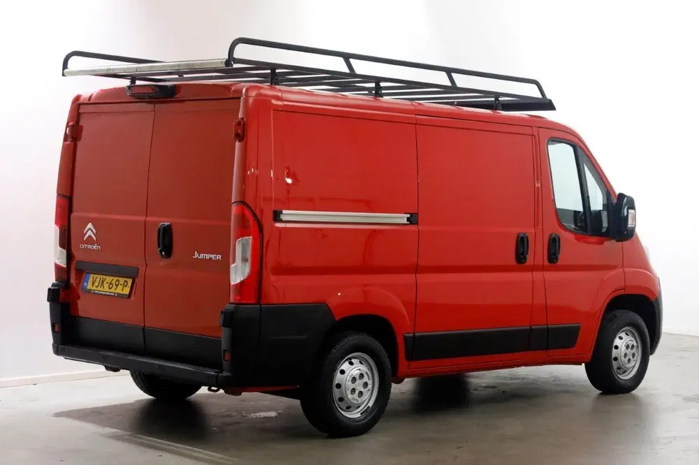 Citroën Jumper 2.2 BlueHDi 120pk L1H1 Club Airco uit 2021, foto 2