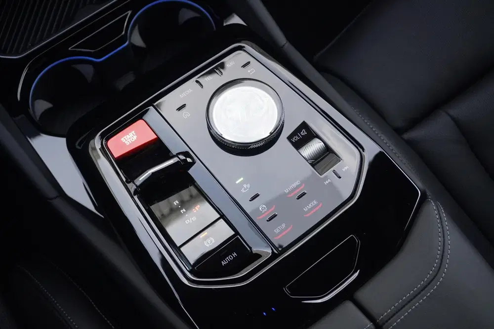 BMW M5 Sedan uit 2026, foto 12