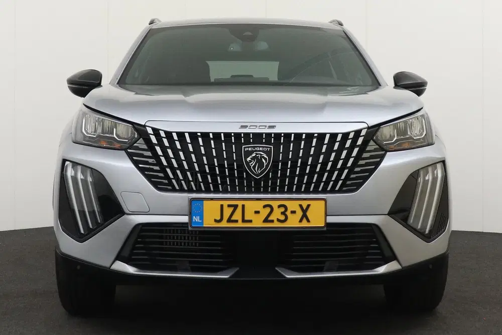 Peugeot 2008 Allure Hybrid 145 PK Aut. Half-Leder Carpl uit 2025, foto 3