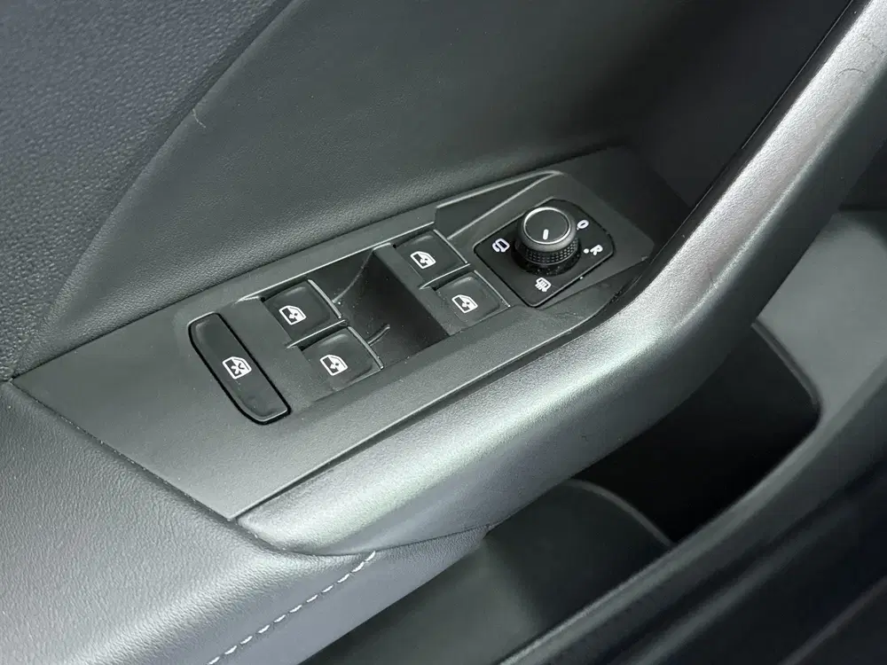 Volkswagen T-Cross 1.0 TSI R-Line uit 2024, foto 13