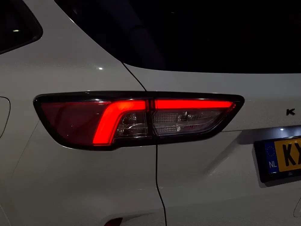 Ford Kuga 2.5 PHEV 225 pk ST-Line X uit 2023, foto 10