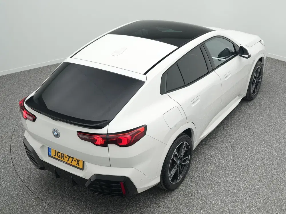 BMW iX2 eDrive20 M Sport uit 2025, foto 14