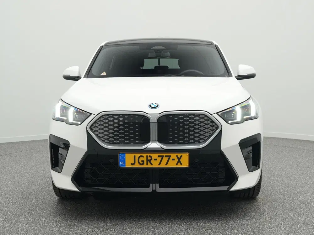 BMW iX2 eDrive20 M Sport uit 2025, foto 5