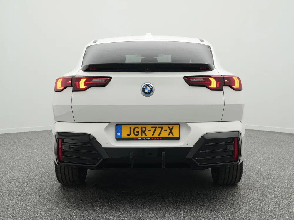 BMW iX2 eDrive20 M Sport uit 2025, foto 6