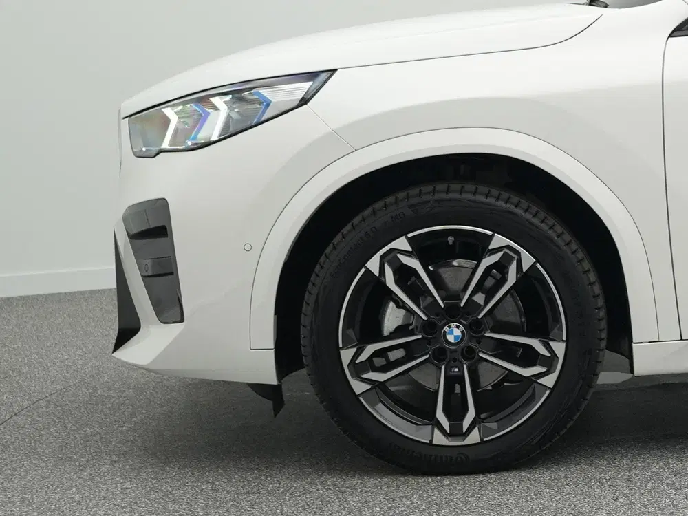 BMW iX2 eDrive20 M Sport uit 2025, foto 7